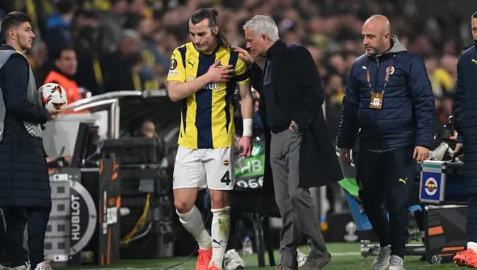 Çağlar Söyüncü and Diego Carlos Return to Fenerbahçe Squad
