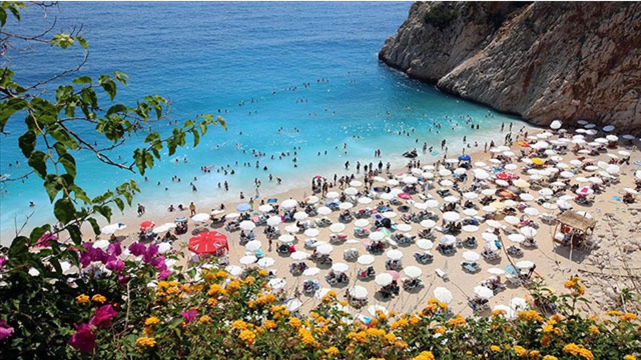 Turkey targets $65 billion in tourism, aims for new records