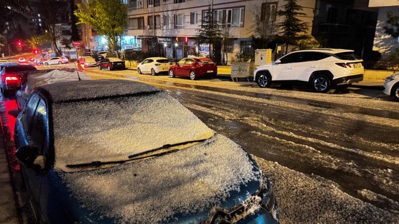 Heavy rain and hail in Ankara; disruptions in transportation and daily activities