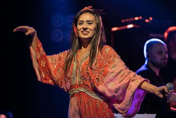 Yıldız Tilbe’s bold new look with short white hair after burn incident