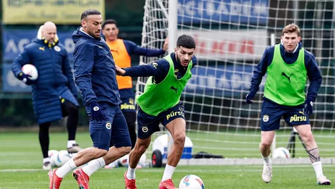بدء تدريبات فنرباهتشه استعداداً للمواجهة الحاسمة ضد سيفاس سبور في الدوري التركي الممتاز