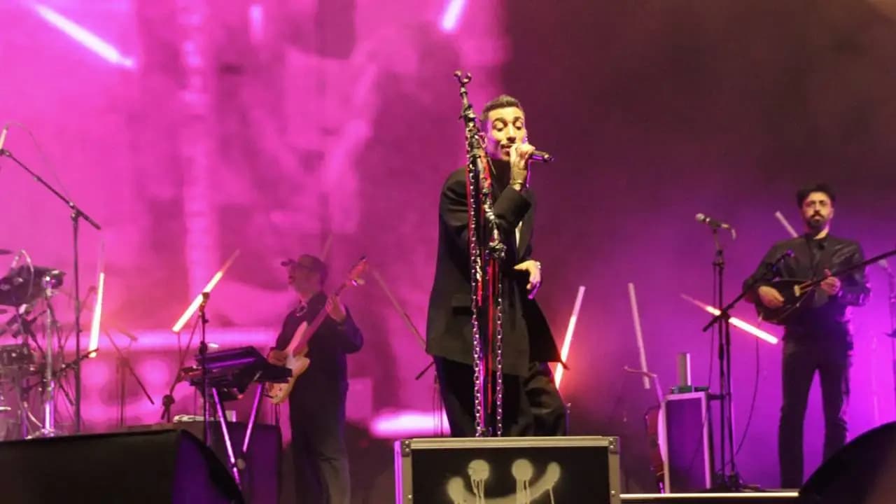 Can Bonomo Shines in Manisa; Massive Crowd Joins His Live Show at the Mesir Festival