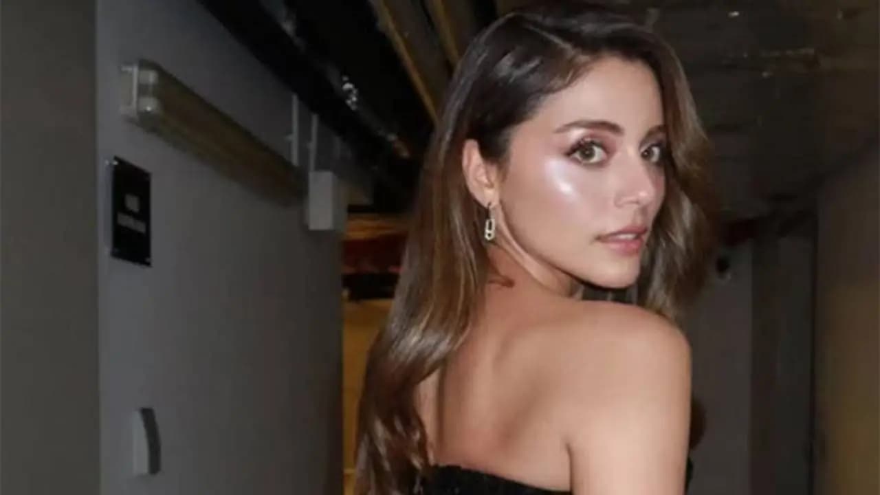 La historia de amor de Sıla Türkoğlu y Ata Ayyıldız: de un encuentro casual a una relación seria