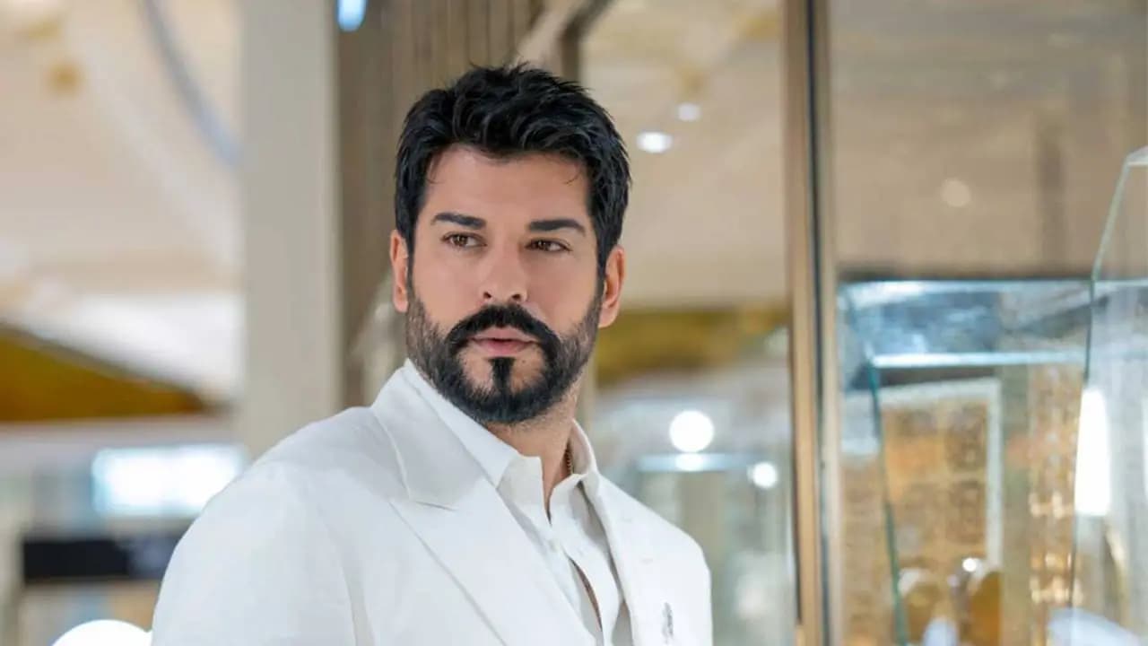 Burak Özçivit shocks fans with a 35 million lira sports car purchase