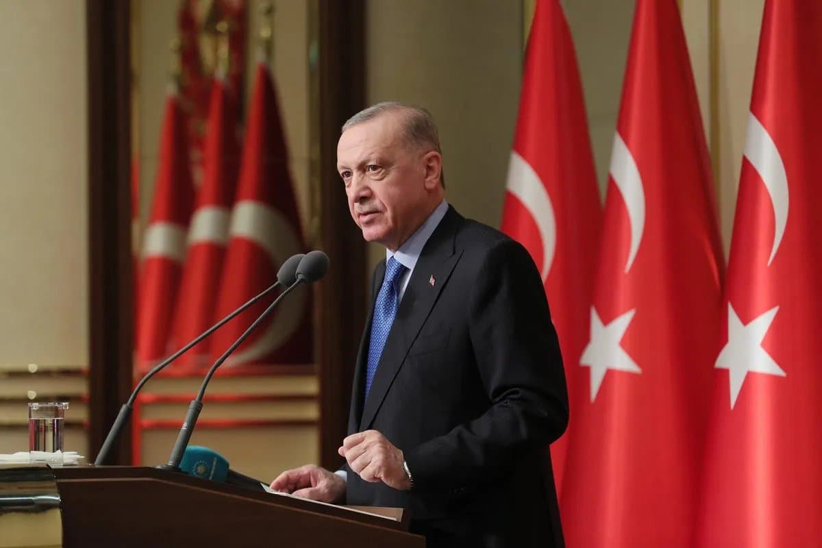 The minimum wage is 8,500 liras.