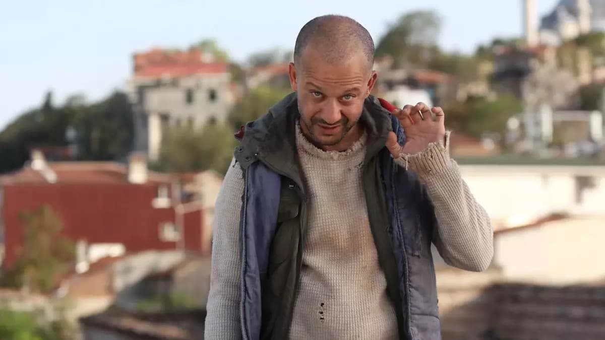 Rıza Kocaoğlu starts a new romance with singer