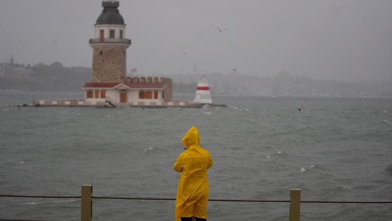 Yellow alert for 13 Turkish provinces storms and rain ahead