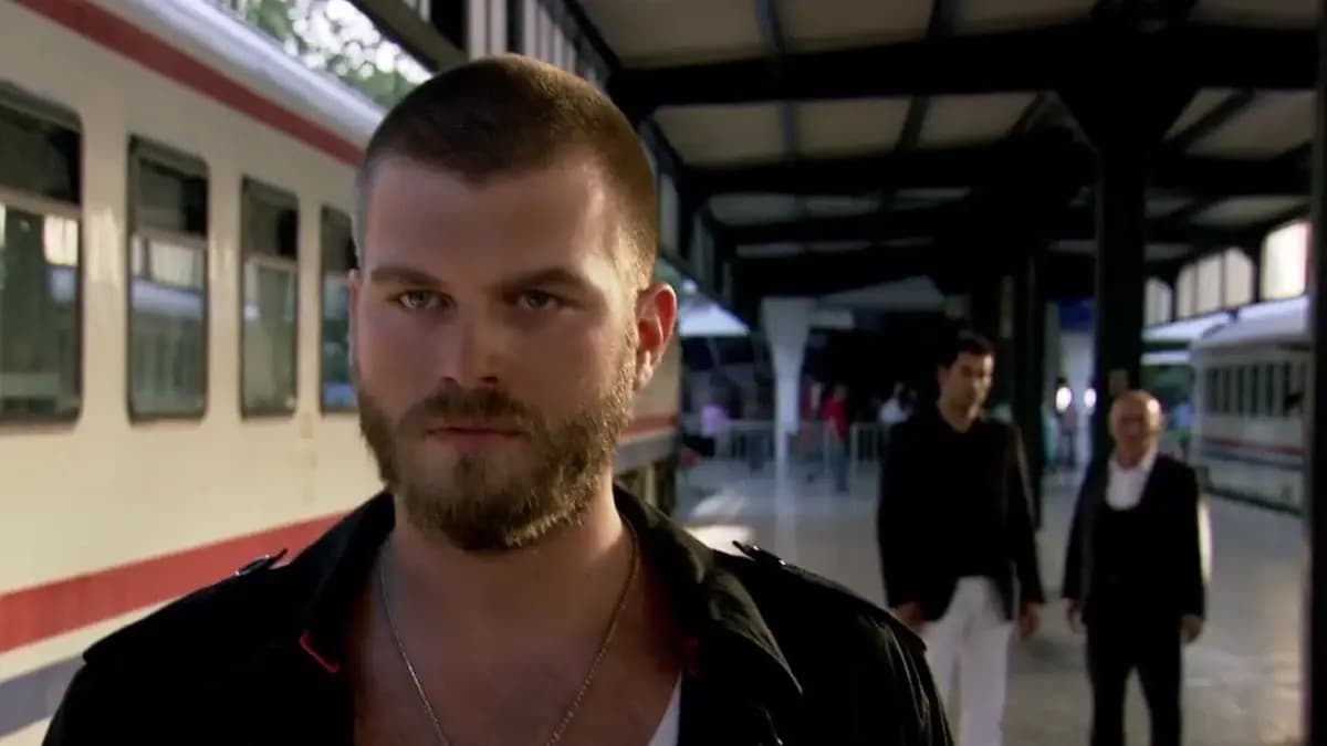 Kıvanç Tatlıtuğ Biography, From Basketball to Screen Stardom