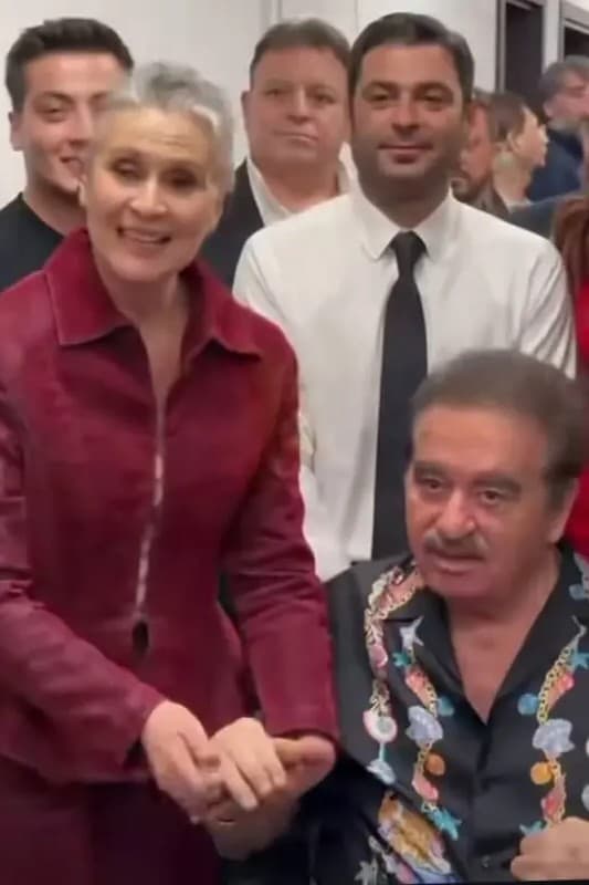 El beso de İbrahim Tatlıses a Gonca Cilasun se vuelve viral en el estreno de la película