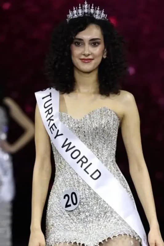 Sıla Saraydemir es coronada como Miss Turkey 2025