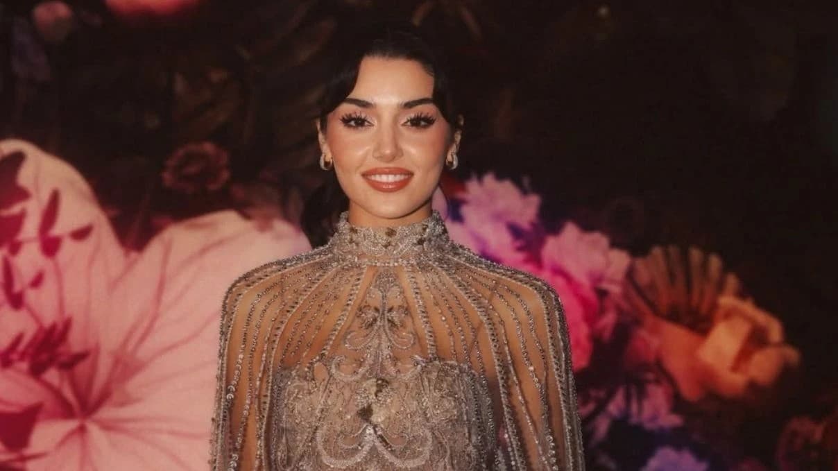 Hande Erçel Captivates Audiences by Speaking Arabic at Joy Awards 2026