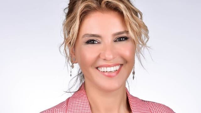 Gülben Ergen’s Emotional Farewell to Haldun Dormen Shakes Turkish Theatre