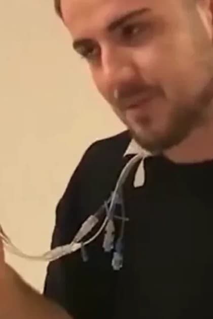 Ufuk Özkan inspira a un joven a donar su hígado a su madre tras superar una insuficiencia hepática
